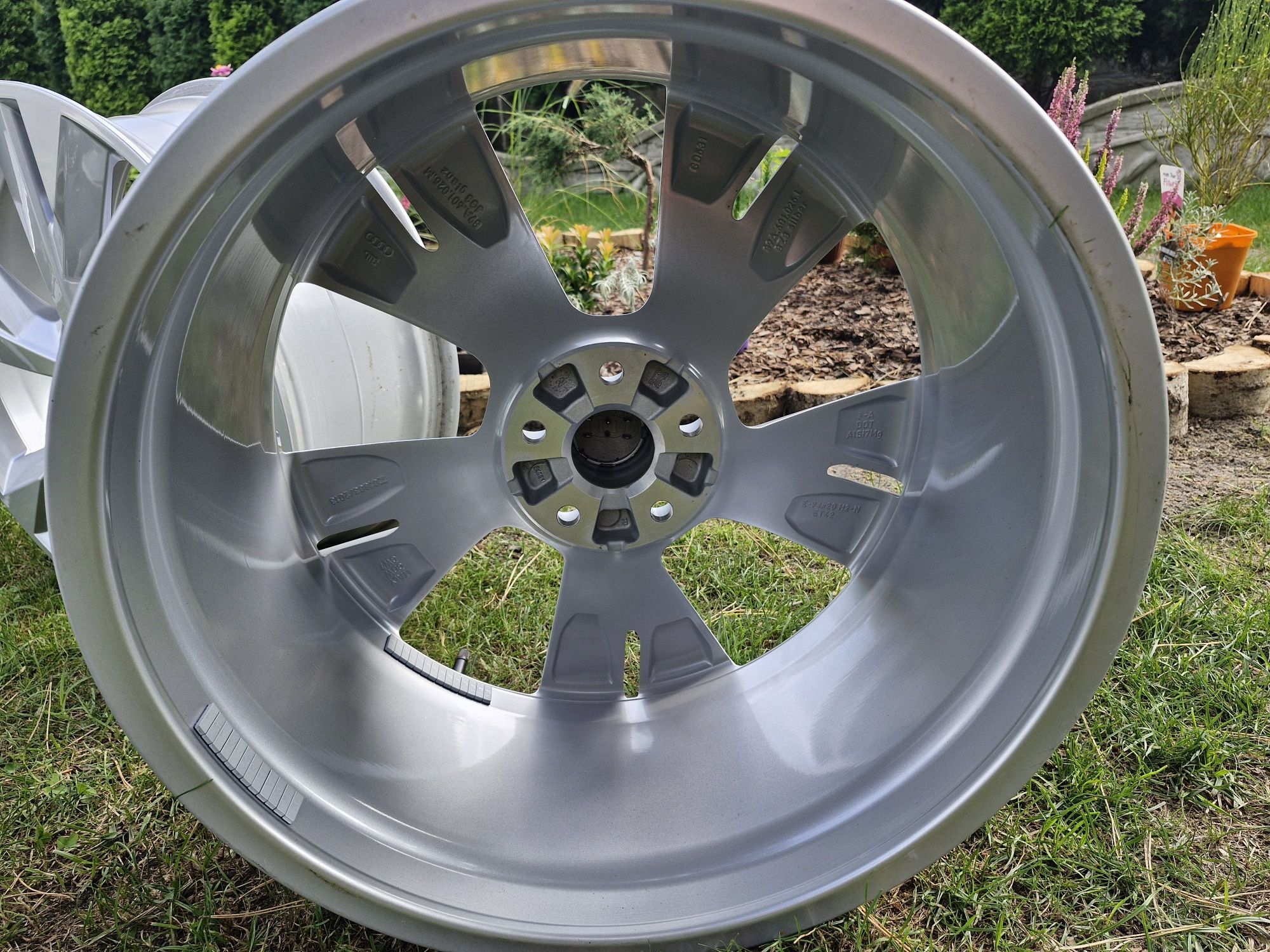 Felgi aluminiowe Audi 20" 5x112 A8 S8 D3 Q3 Q4 Etron