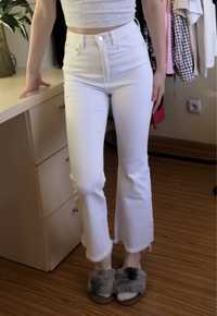 Білі кльош джинси