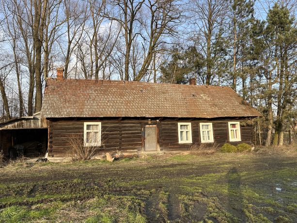 Stary drewniany dom do rozbiórki