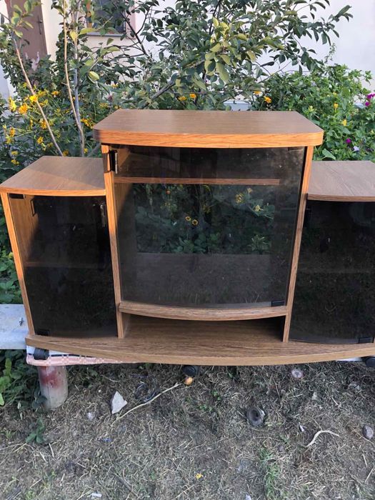 Продам тумбу под телевизор