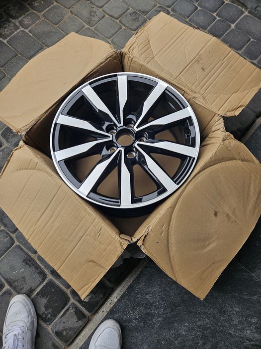 Koła Toyota Corolla zimowe  r18 Nokian