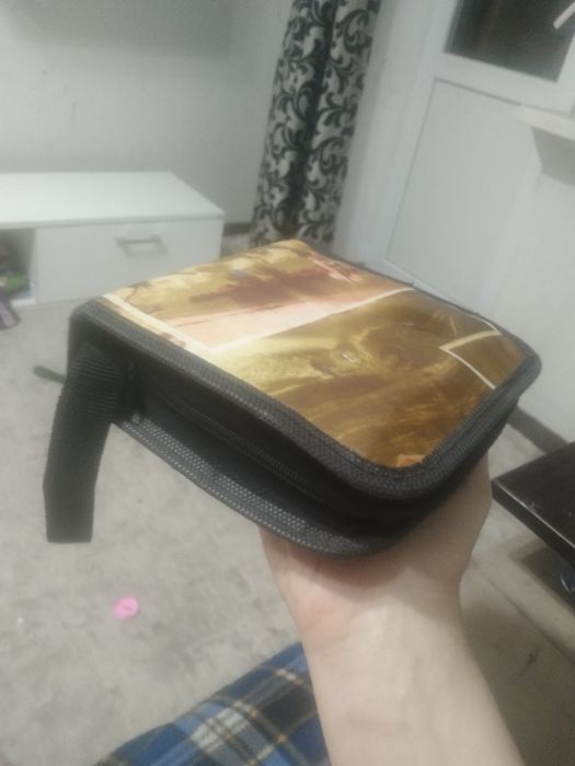Продам чехол для дисків