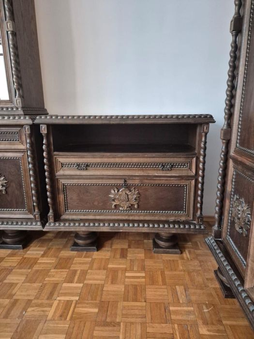 Komplet klasycznych mebli - witryna, stół, krzesła,szafa,komkda