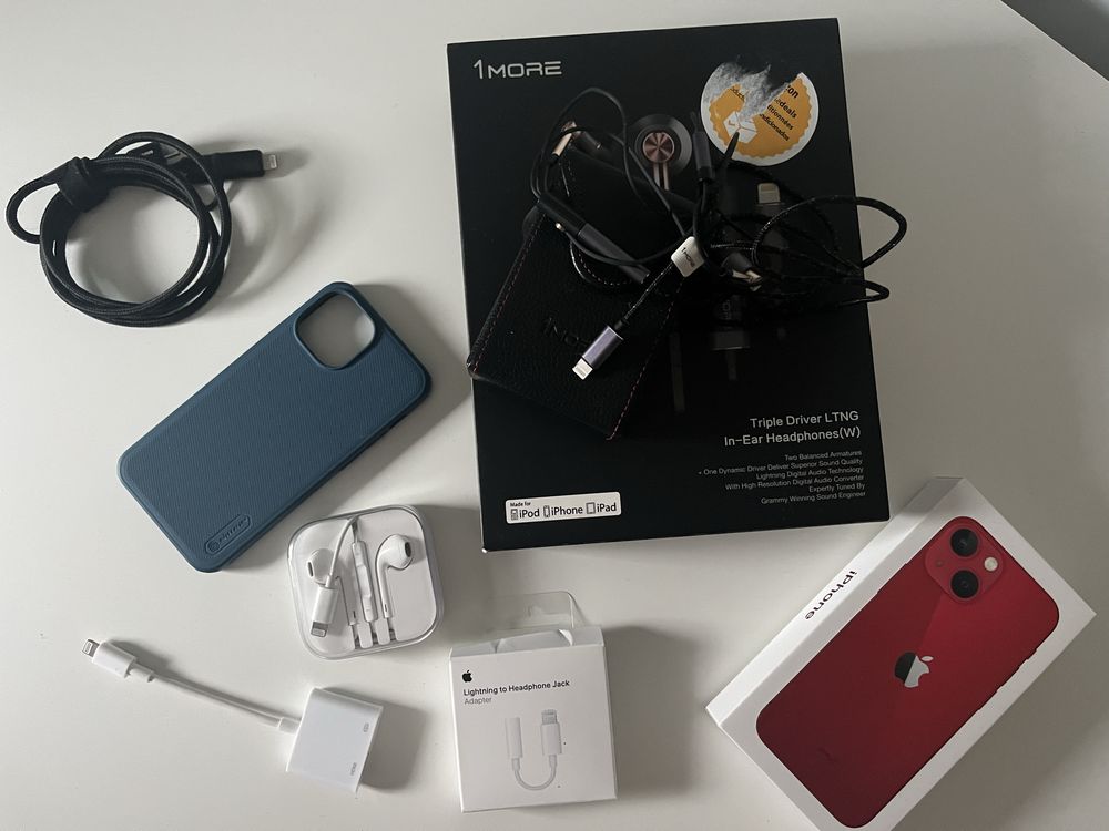 iPhone 13 mini 256 GB multizestaw audiofilski z 1More Triple Lntg