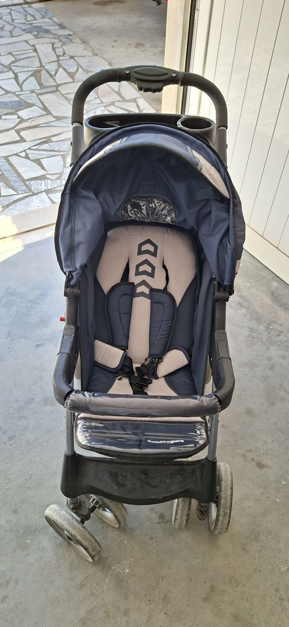 Carrinho de bebé da marca BebéSeguro