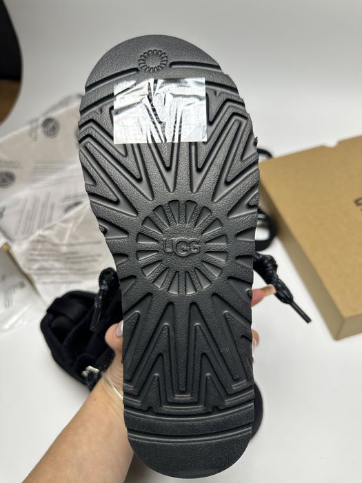 В наявності Ugg Lowmel угги кросівки уггі