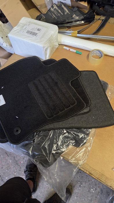 Nowe Dywaniki samochodowe Touran 2015