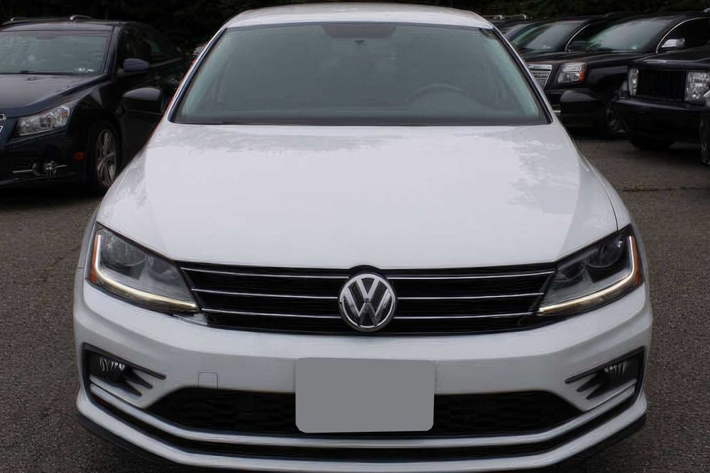 Volkswagen Jetta      2018