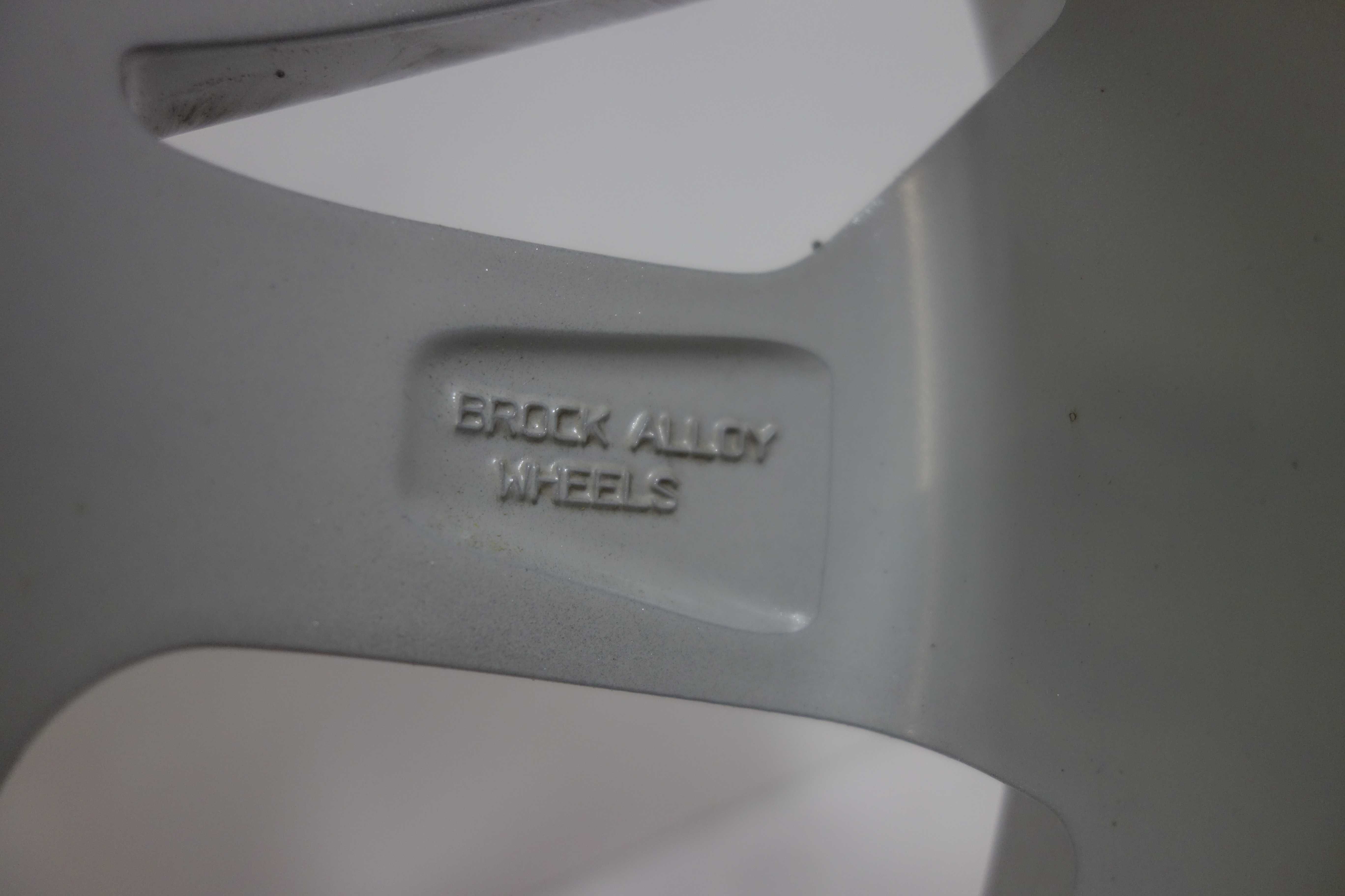 Alufelgi Brock 15" 5x114,3 Nissan Avenit Maxima Reno Zoe Srebrne 921