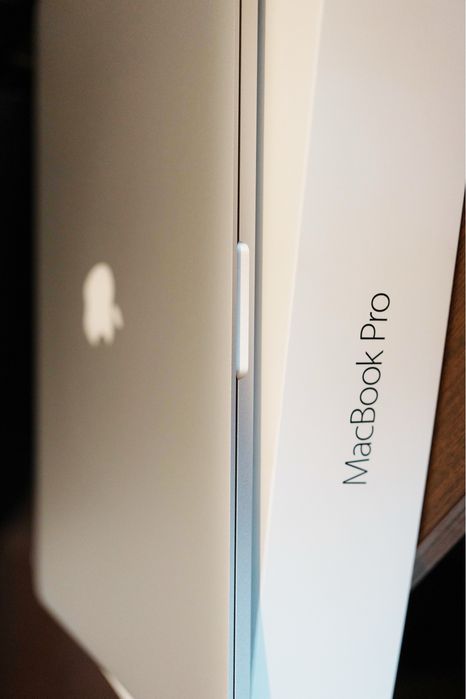 MacBook Pro (Retina, 15 polegadas, mid 2015) i7 2.2Ghz 4-Core 16GB Ram