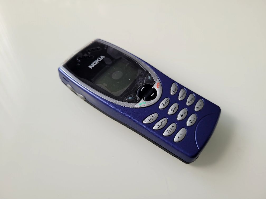 Nokia 8210 kolor niebieski, brak simlock, język PL