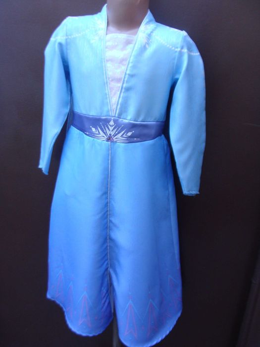 много костюмов! 3-4,5-6,7-8  Эльза платье с украшением на голову