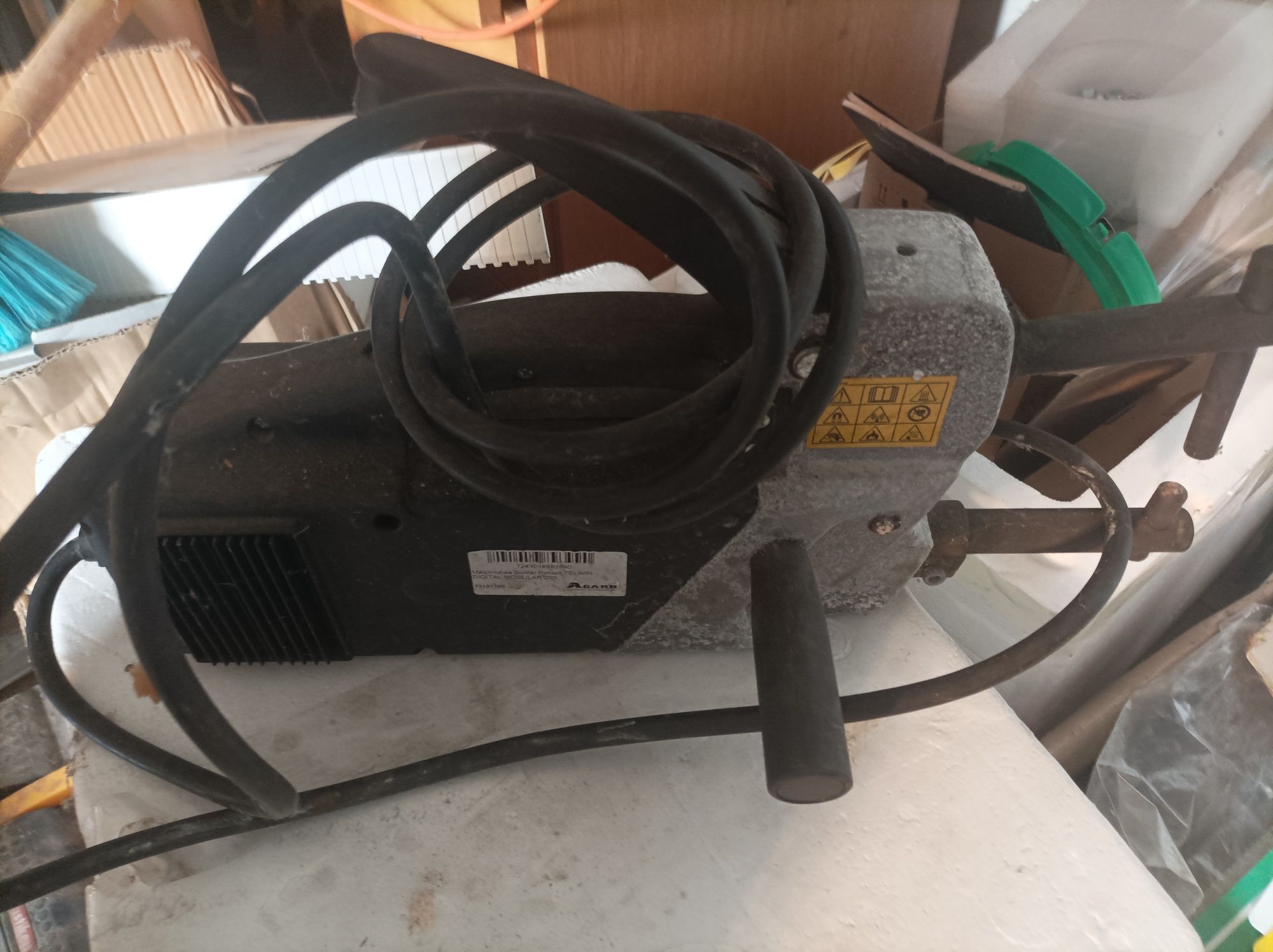 Máquina de soldar a pontos