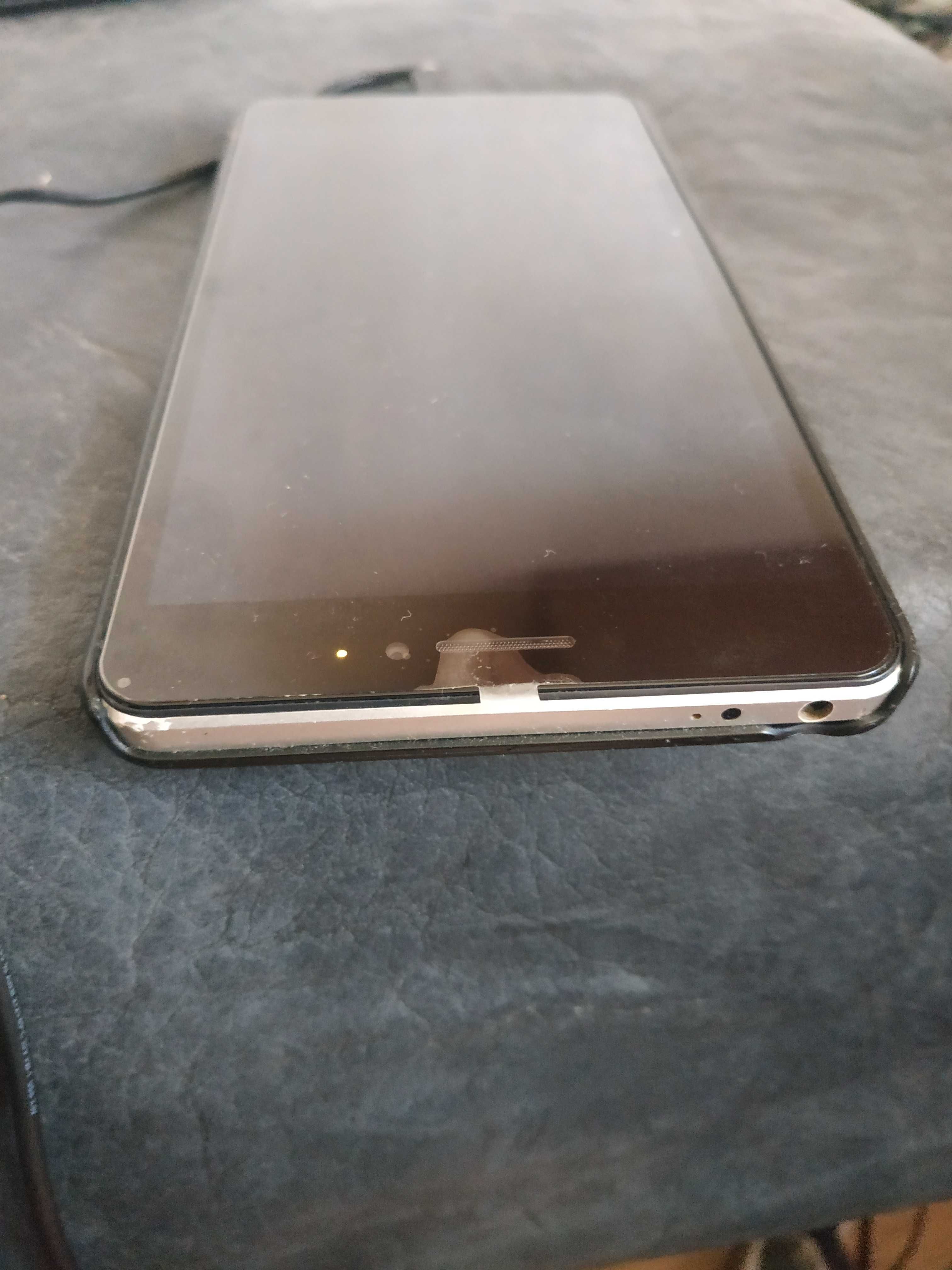 Продам Xiaomi mi max 3/32. Идеальное состояние.