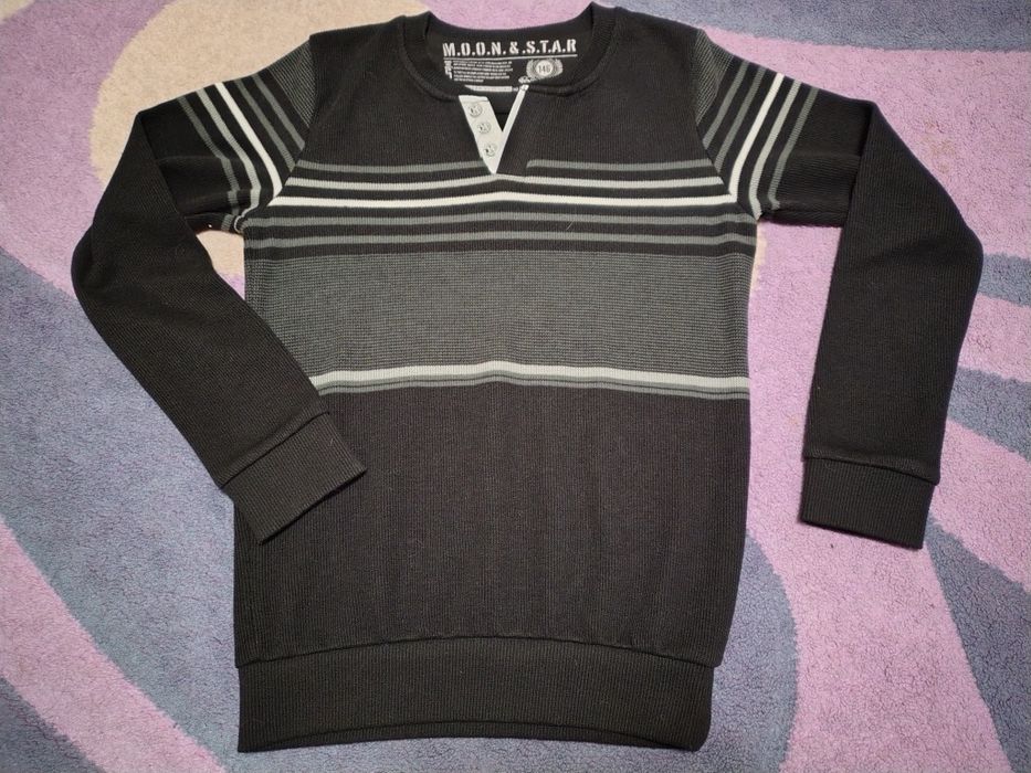 Sweter chłopięcy rozm. 146