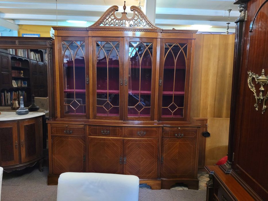 Móvel antigo estilo Inglês em muito bom estado geral