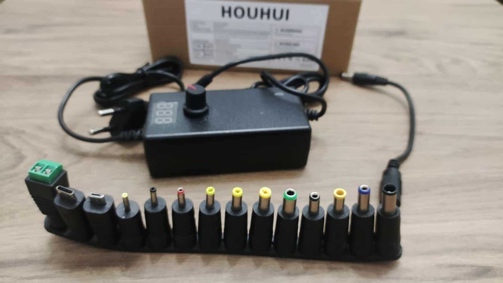 Zasilacz regulowany HOUHUI 4–12V 3A z LED i 14 końcówkami