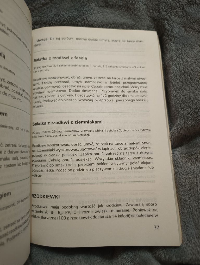 Przyrządzam surówki i sałatki