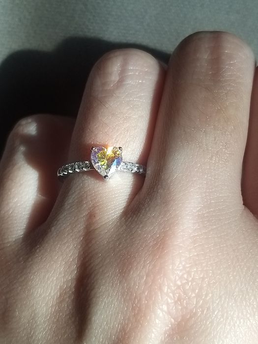 Колечко з кольоровим серцем , срібло, кубічний цирконій