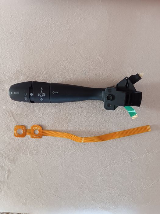 Przełącznik Zespolony Świateł Kierunkowskazów do Peugeot Citroen