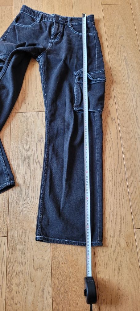 Spodnie Bershka cargo czarne