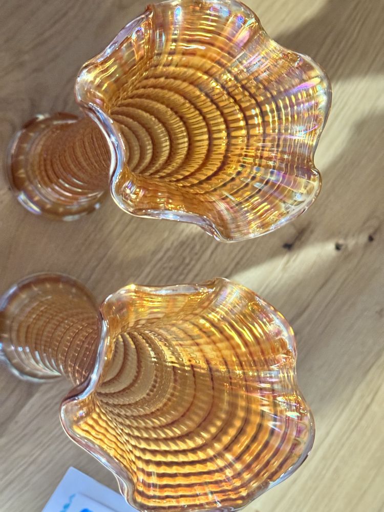 Dwa wazony ze szkla ktyształowego Carnival Glass