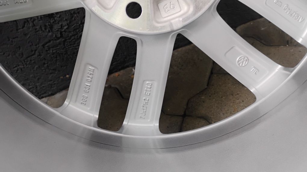 Felgi Vw Koła 17 Passat 3G0 ET40 7J 5x112 DOSTEPNE 2 SZTUKI DEMO