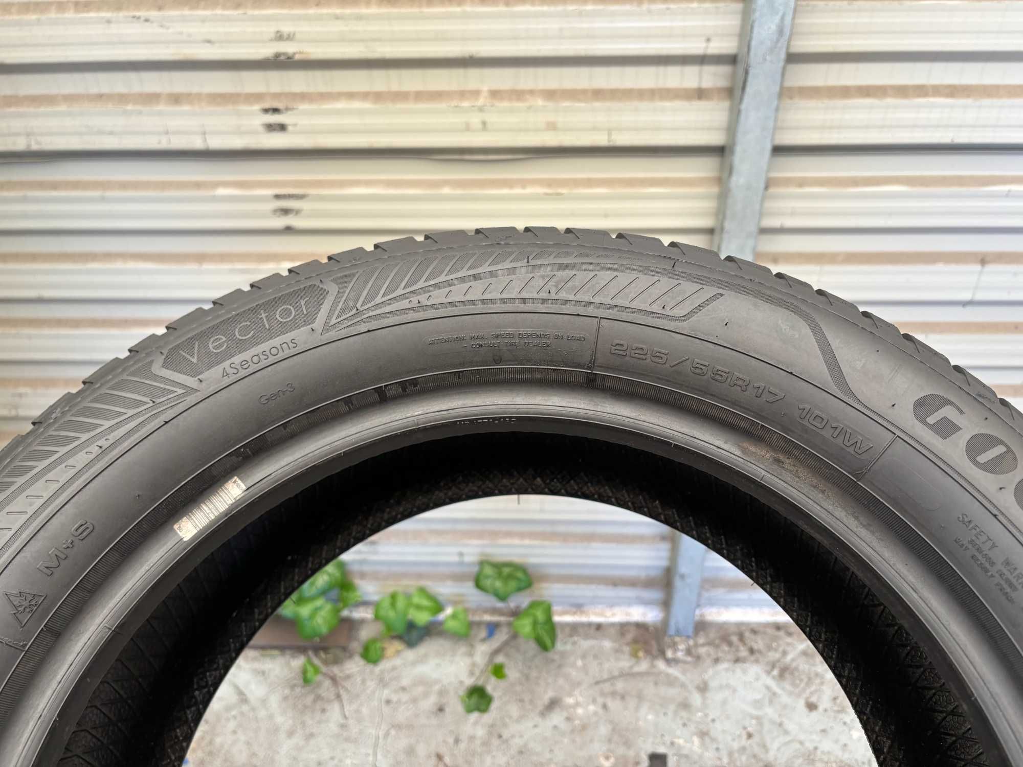 2szt całoroczne 225/55R17 GoodYear 8-7mm 2023r świetny stan! 4S1310 gw