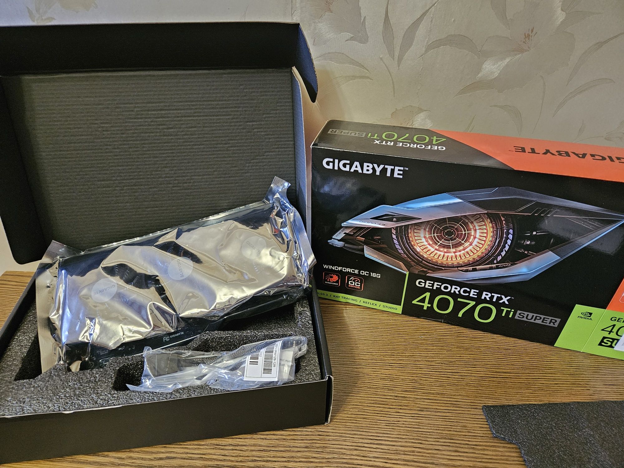 Видеокарта 4070ti super gigabyte windforce oc