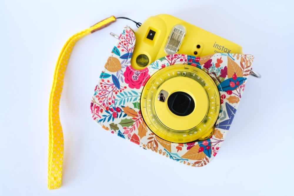 Aparat natychmiastowy Instax mini 9. Żółty.