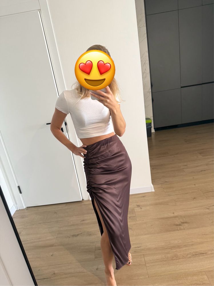 Нова атласна юбка Zara