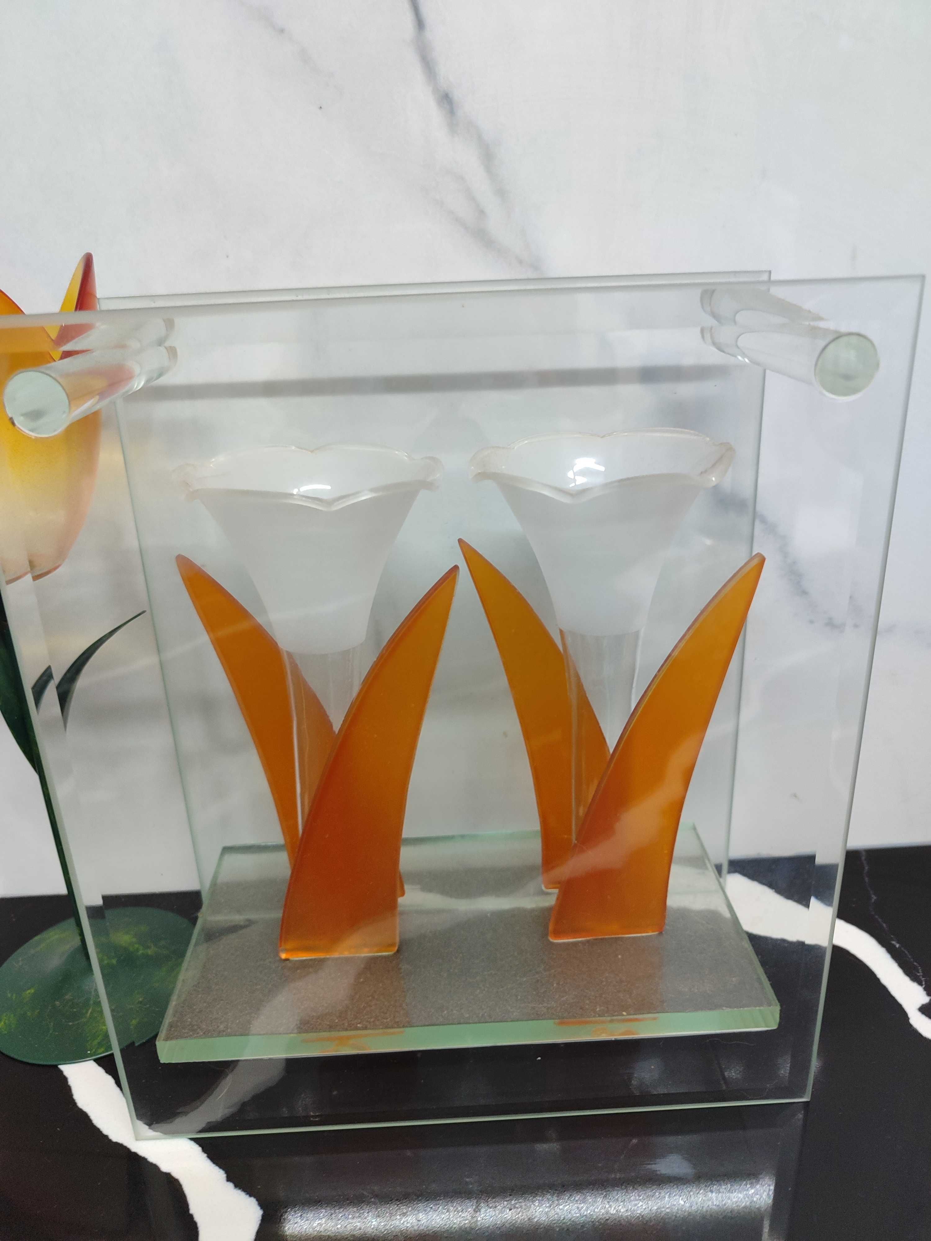 4 porta velas em metal e vidro de tulipas
