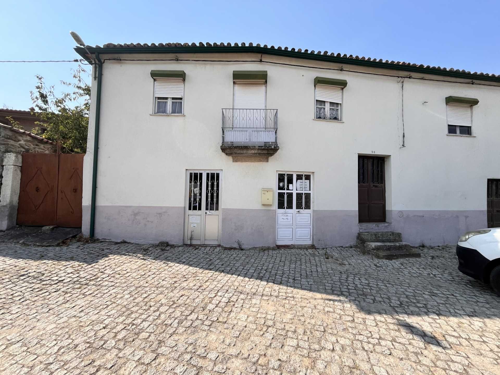 Moradia no centro da aldeia de Antas, Penedono