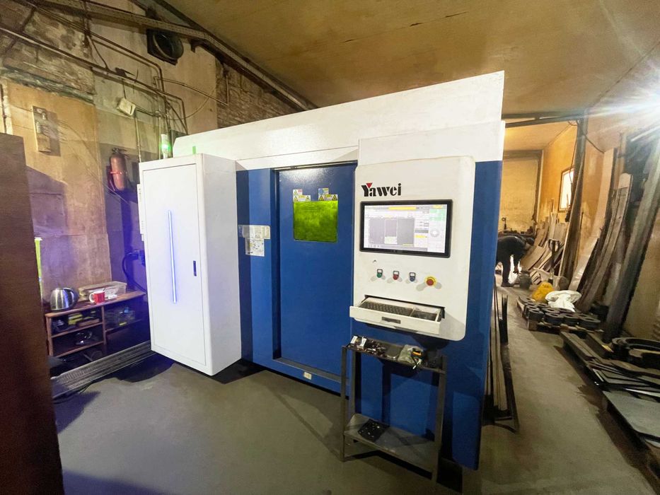 Б\В лазерний верстат\станок Yawei HLE1530 Raycus 12kW для різки металу