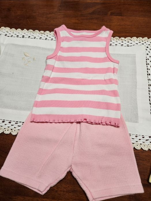 2 conjuntos (Calções e camisola alças) 12-18meses - Mo - como novos

C