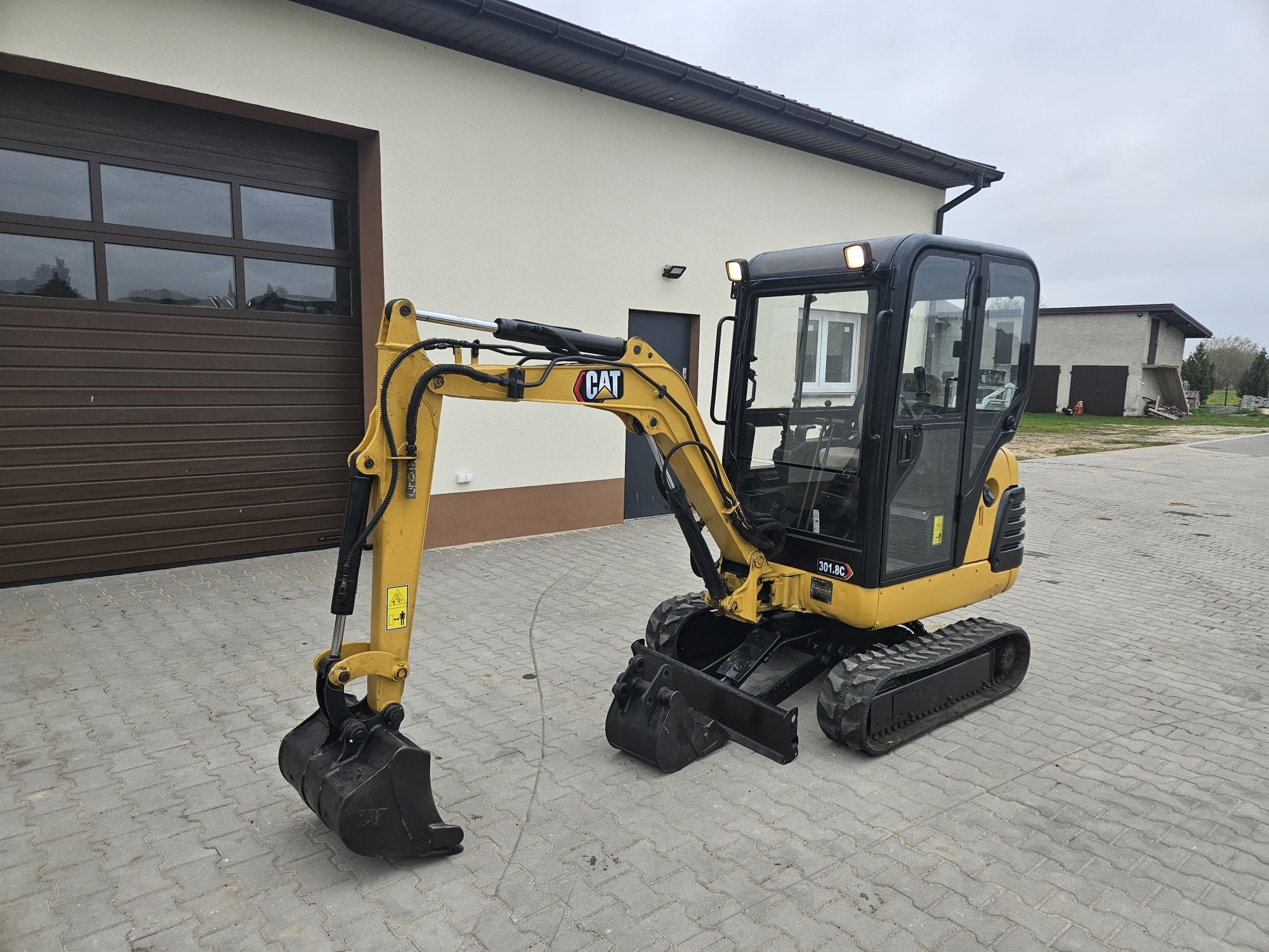 Minikoparka CAT 301.8C