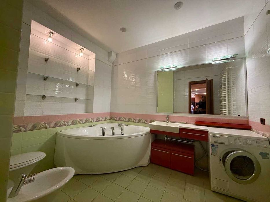 Продам 3-к квартиру в Аркадии, ЖК Тенистый, 123 м², АГВ, ремонт.