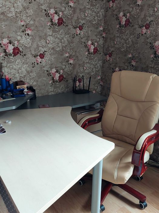 Набір меблів кабінет офісний, стіл, крісло, шафи