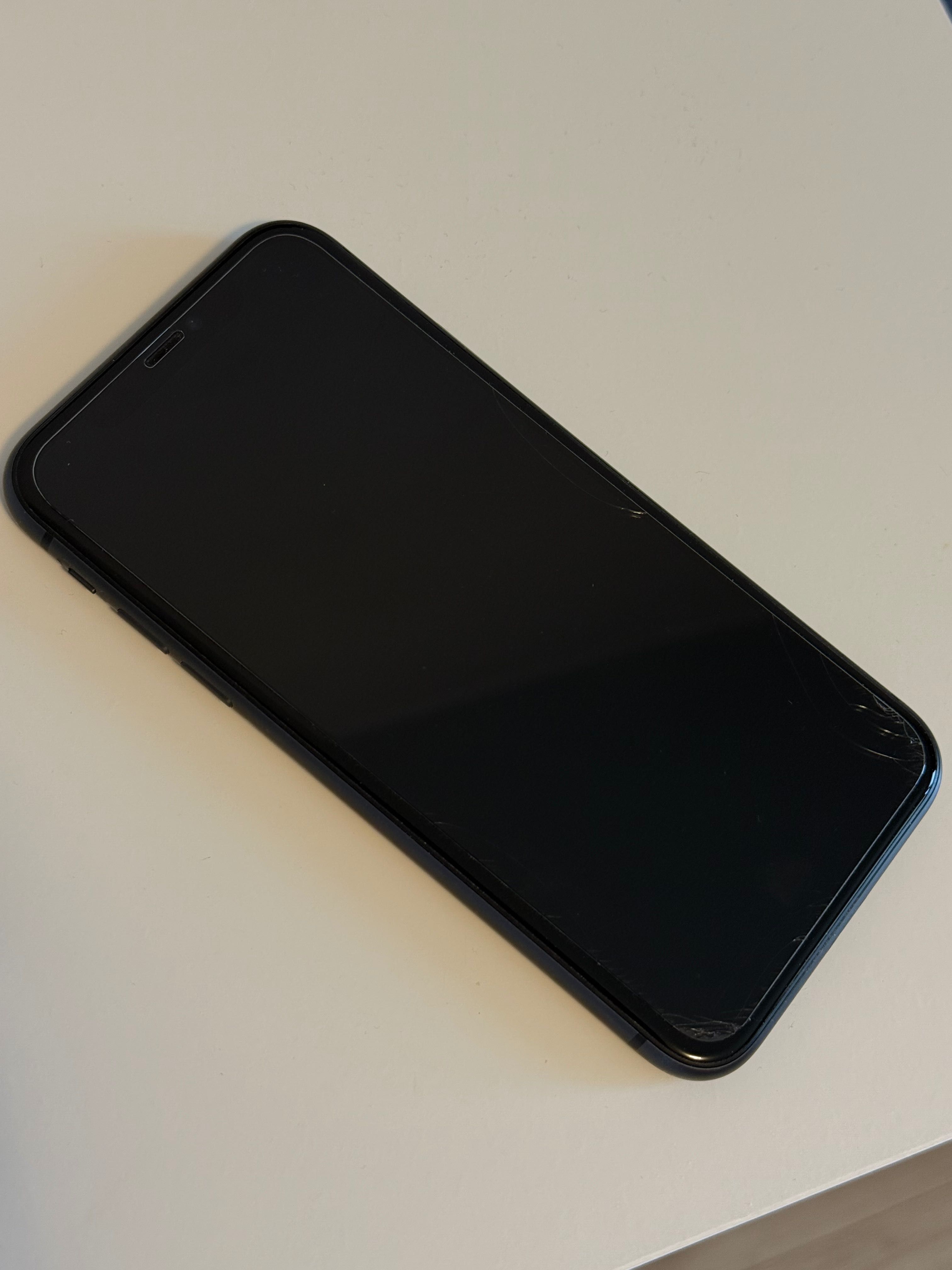 Iphone 11 64 gb używany
