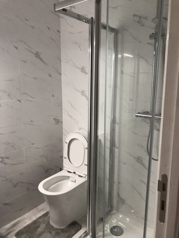 Aluga-se quarto individual com wc privativo sala e cozinha partilhado