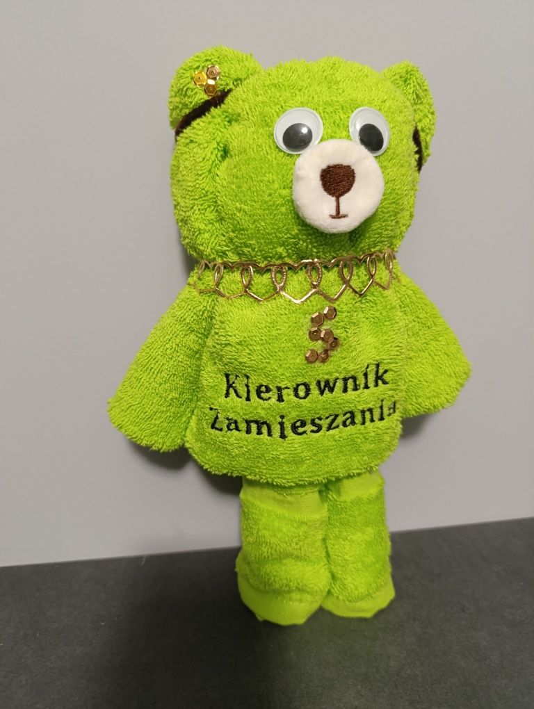 Miś z ręcznika „Kierownik Zamieszania” – prezent-urodziny,imieniny