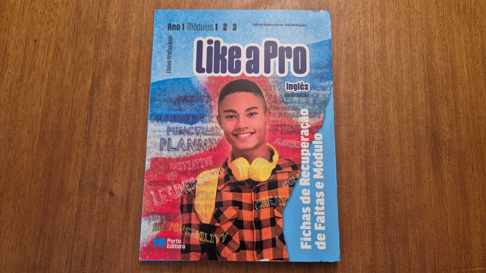 Vendo Conj. Pedag. Inglês LIKE A PRO 10º Ens. Profissional Mód 1, 2, 3