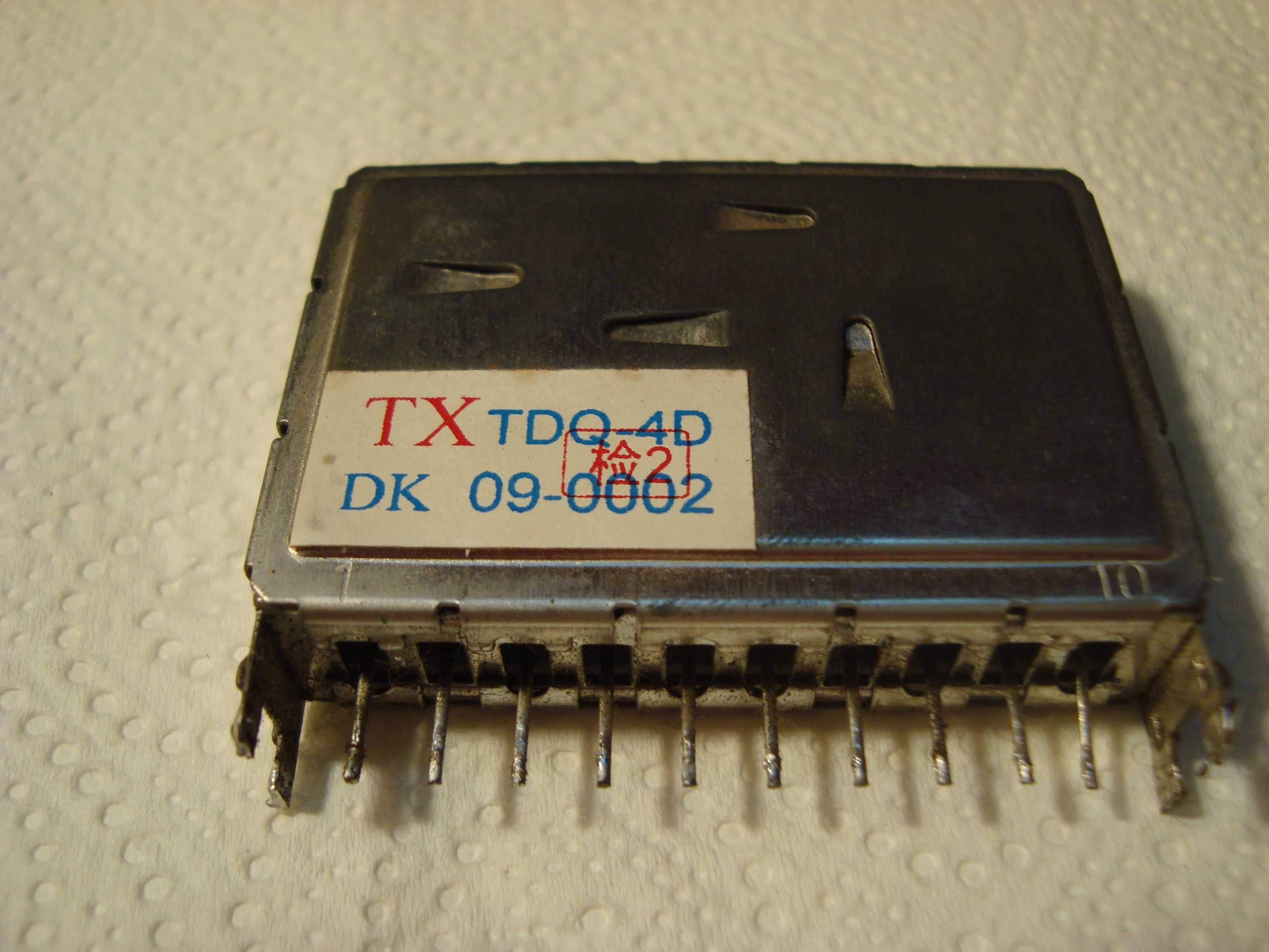 Тюнер TMDG1-837 TUWRF4EG-778F2D P3 TDQ-4D UV917/IEC рабочий, демонтаж