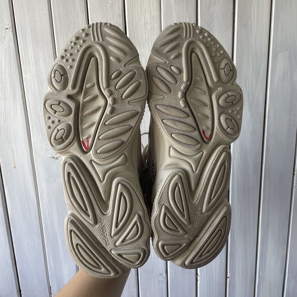 Женские кроссовки Adidas Ozweego 38,5р