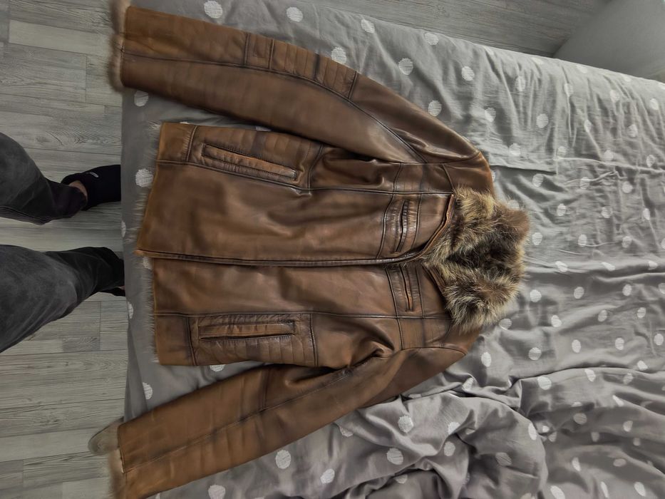 Стильна чоловіча шкіряна куртка