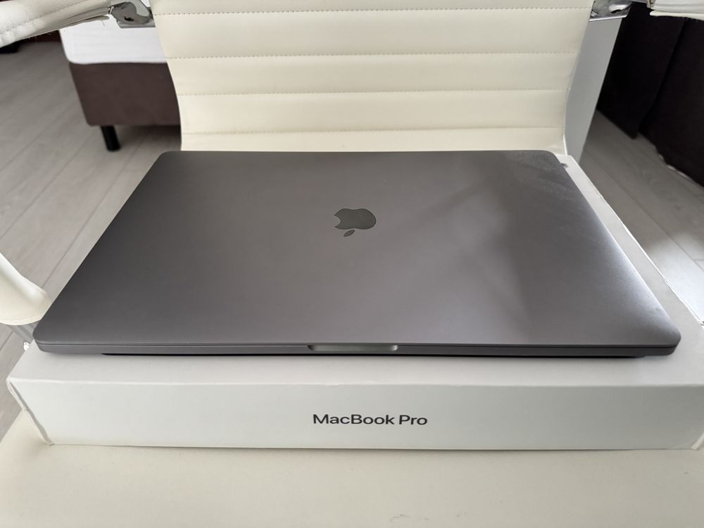 Apple MacBook Pro 16in Late 2019 16GB DDR4 i7 512SSD