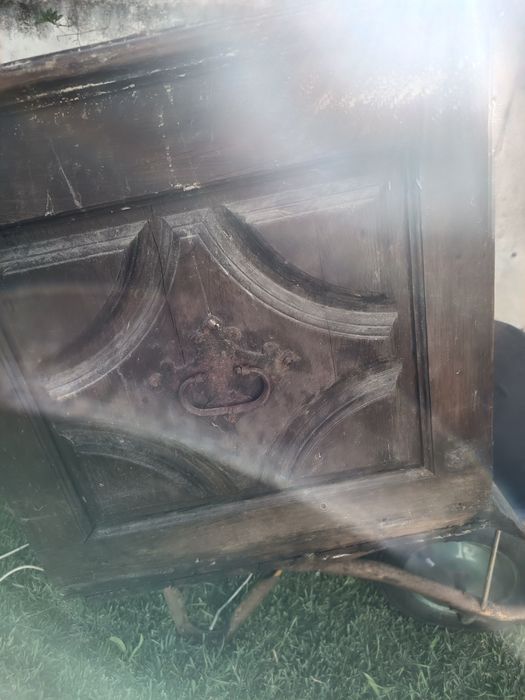 Vendo arca com mais de 90 anos