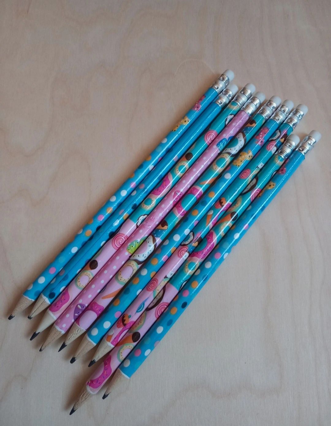 Zestaw ołówków przybory szkolne