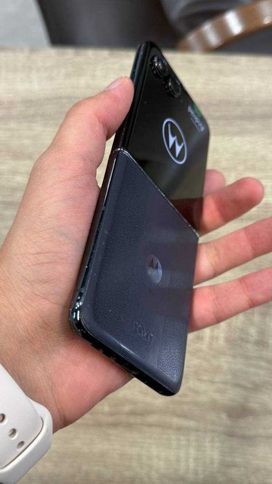 Motorola Razr+ 2024 12/256 GB