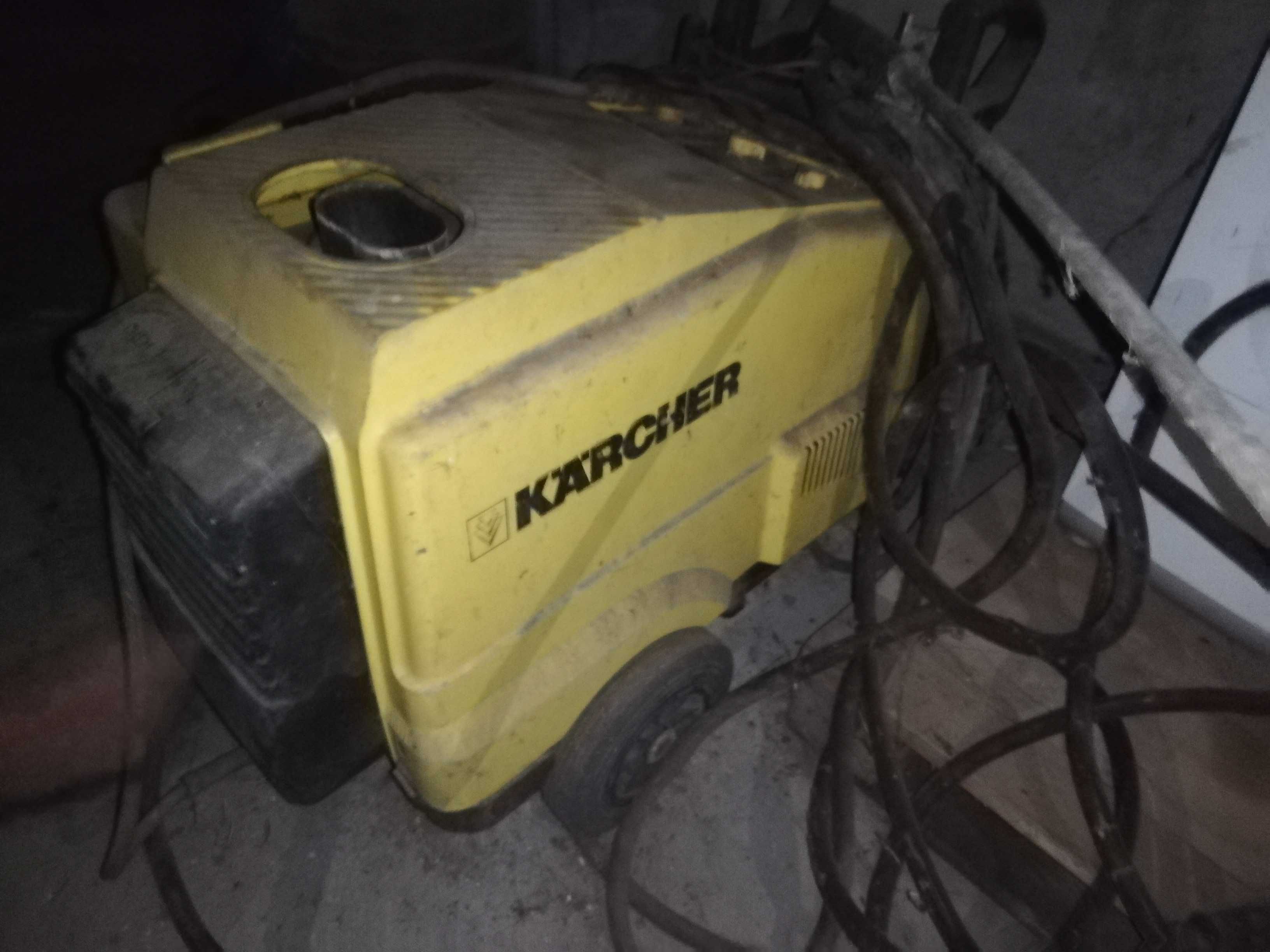 myjka wysokociśnieniowa z podgrzewaniem wody KARCHER HDS 600CR